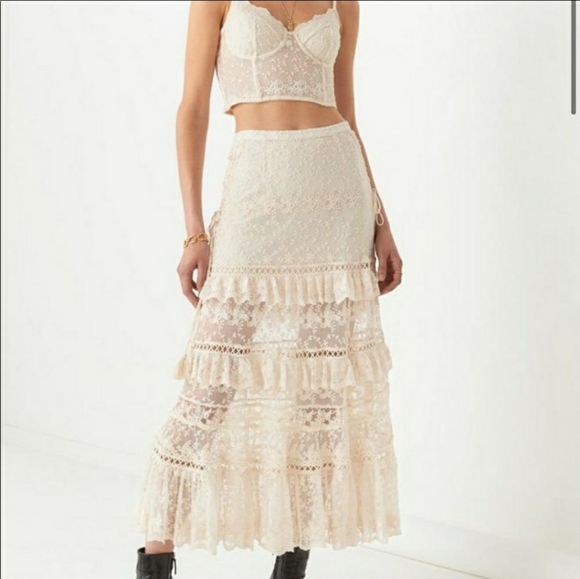 Le Gauze Lace Tiered Skirt *Medium* - Picture 6 of 12